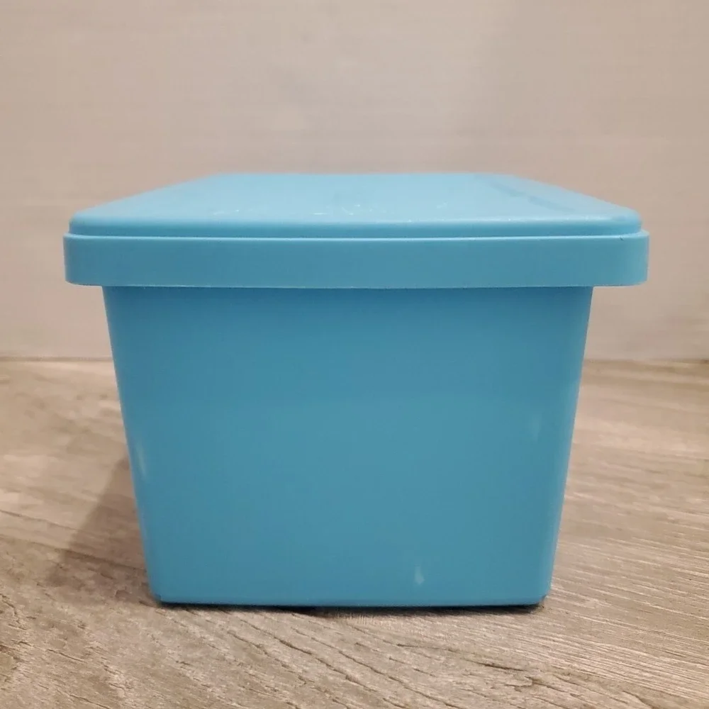 Pampers Vintage Baby Wipes Container Baby Fresh Blue Empty Movie prop